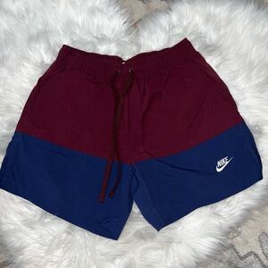 Nike Men M Club Woven Color-Blocked
Shorts Midnight Navy Maroon